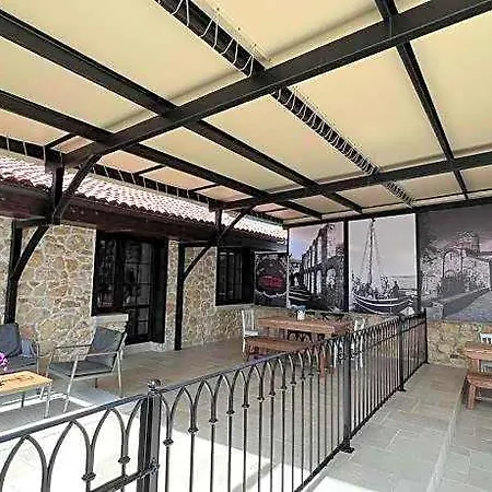 Castro Mesembria فندق 5*