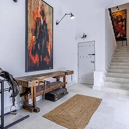 Castro Mesembria فندق 5*